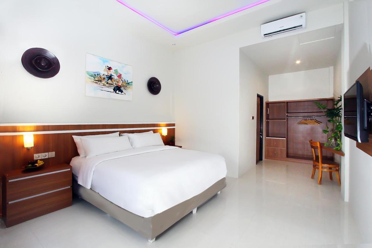 The Jumbo Homestay Kuta  エクステリア 写真